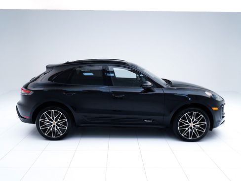 Certified 2026 Porsche Macan AWD/4WD image 8