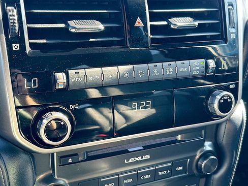 Used 2023 Lexus GX 460 Premium image 17