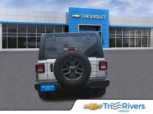Used 2024 Jeep Wrangler Unlimited Sport AWD/4WD image 4