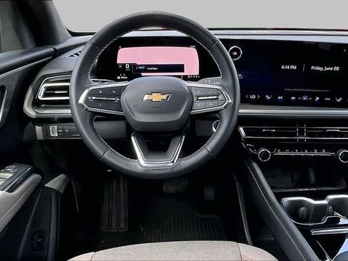 Used 2024 Chevrolet Traverse LT FWD image 6