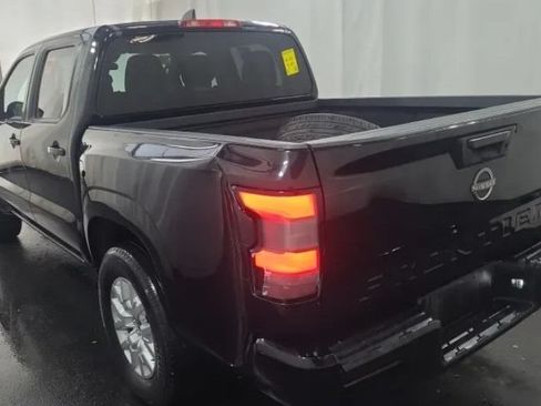 Used 2022 Nissan Frontier SV RWD image 4