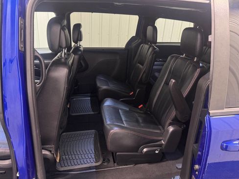 Used 2019 Dodge Grand Caravan GT image 11