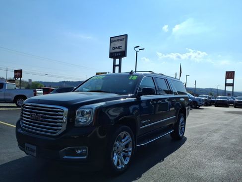Used 2018 GMC Yukon XL SLT w/ Premium Edition AWD/4WD image 3