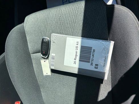 Used 2026 Nissan Rogue SV FWD image 38