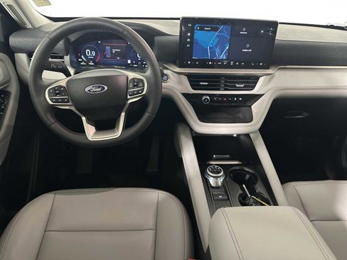 Used 2025 Ford Explorer Active w/ Active Comfort Package AWD/4WD image 26