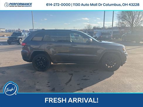 Used 2018 Jeep Grand Cherokee Altitude image 3