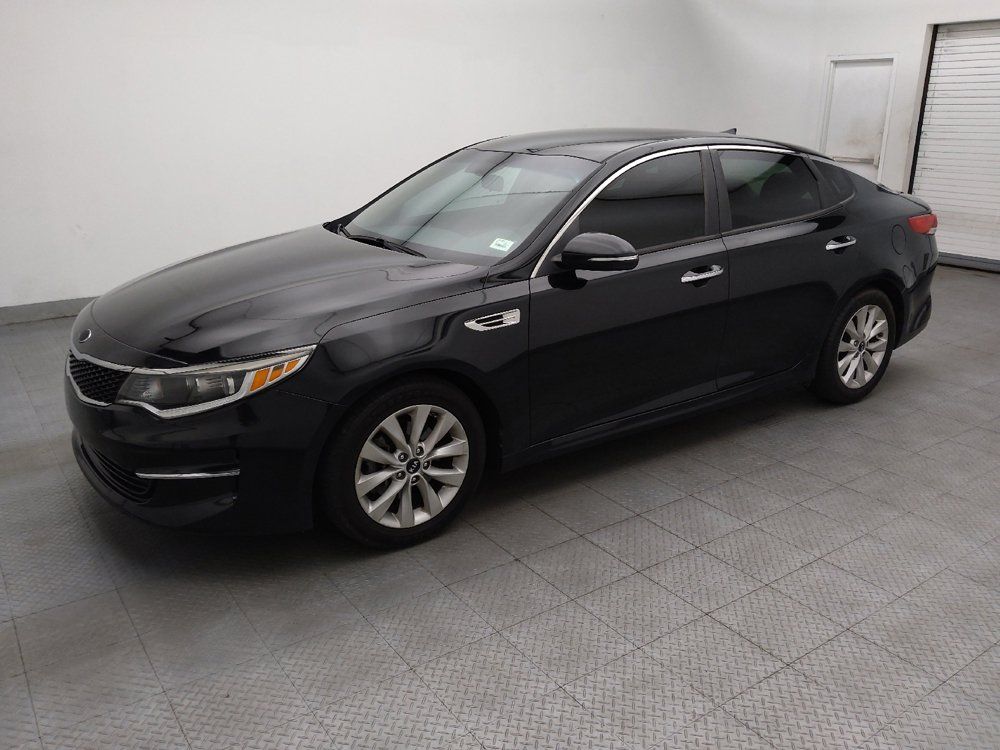 Used 2018 Kia Optima LX w/ 17" Alloy Wheels Package FWD image 2