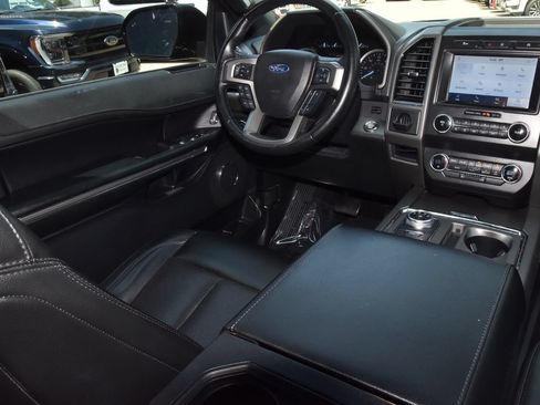 Used 2021 Ford Expedition XLT RWD image 16