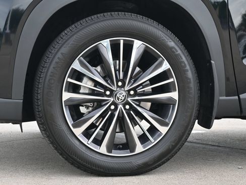 Used 2025 Toyota Grand Highlander AWD Hybrid image 26