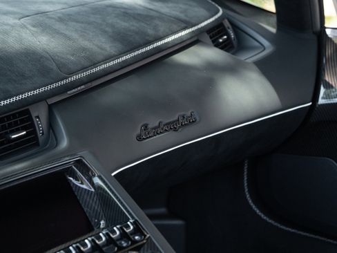 Used 2020 Lamborghini Aventador SVJ AWD/4WD image 73