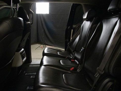 Used 2024 Kia Carnival LX FWD image 22