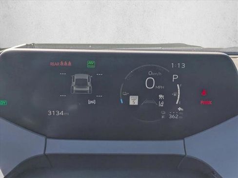 Used 2025 Toyota Prius Plug-In Hybrid image 10