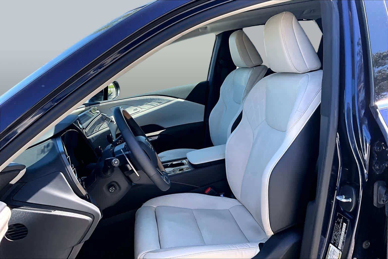 Used 2024 Lexus RX 350 FWD w/ Convenience Package image 8