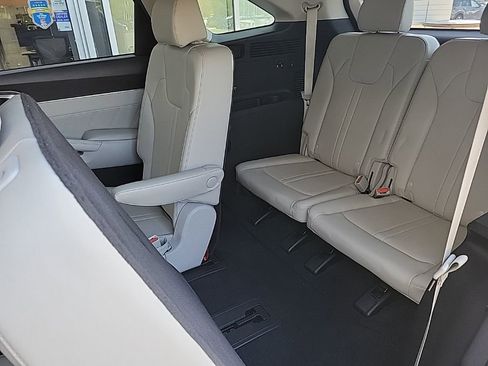 Used 2022 Kia Sorento SX image 19