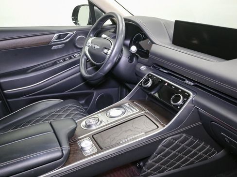 Used 2022 Genesis GV80 3.5T Prestige Signature w/ Winter Weather Package image 20