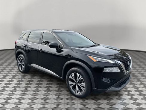 Used 2023 Nissan Rogue SV image 3