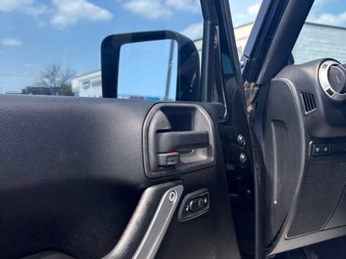 Used 2012 Jeep Wrangler Unlimited Rubicon AWD/4WD image 20