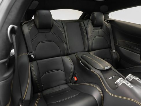 Used 2018 Ferrari GTC4Lusso image 24