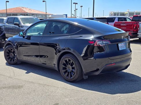 Used 2023 Tesla Model Y Long Range AWD/4WD image 3