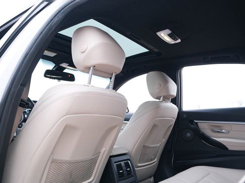 Used 2018 BMW 330i Sedan w/ M Sport Package image 22