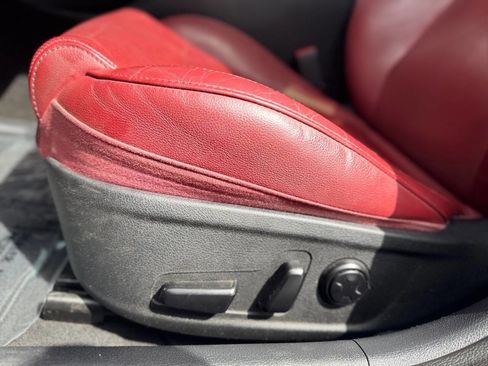 Used 2018 Kia Stinger GT1 image 32