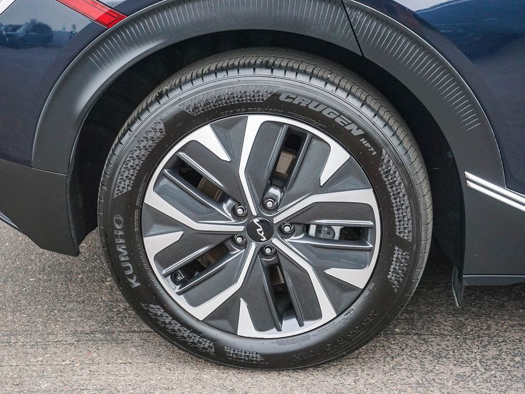 Certified 2023 Kia EV6 Light RWD image 9