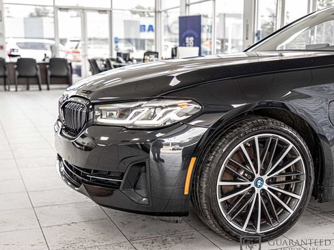 Used 2023 BMW 530e xDrive w/ Convenience Package AWD/4WD image 5