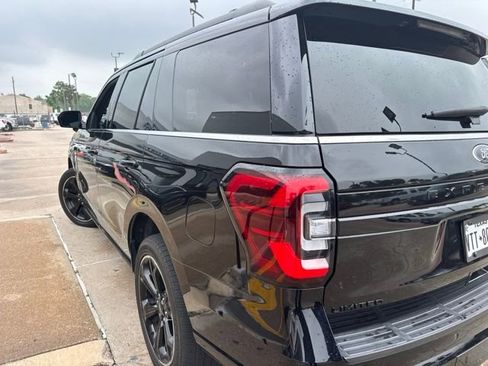 Used 2024 Ford Expedition Limited RWD image 3