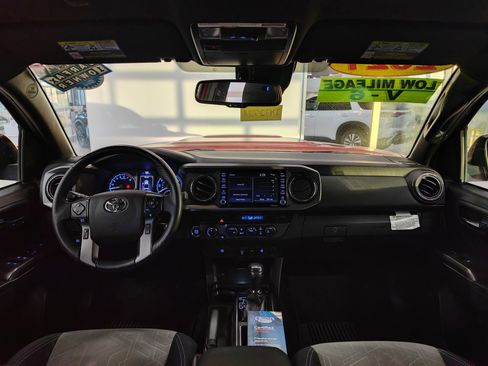 Used 2021 Toyota Tacoma TRD Sport image 27