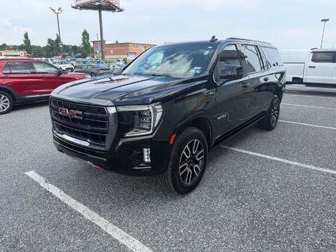 Used 2024 GMC Yukon XL AT4 w/ Technology Package AWD/4WD image 4