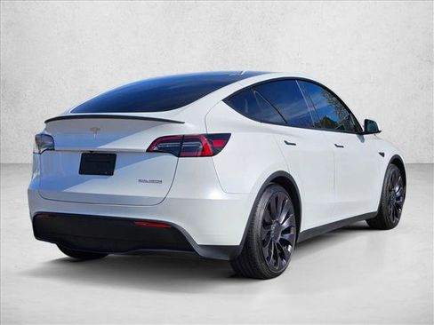 Used 2023 Tesla Model Y Performance image 5