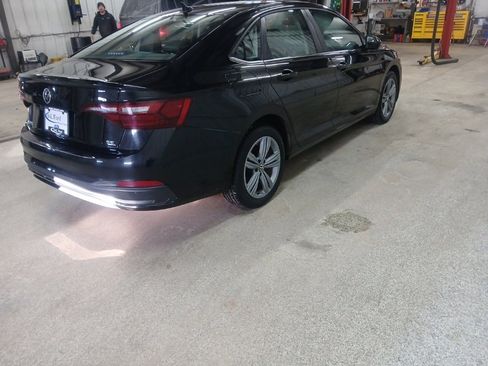 Used 2024 Volkswagen Jetta SE image 19