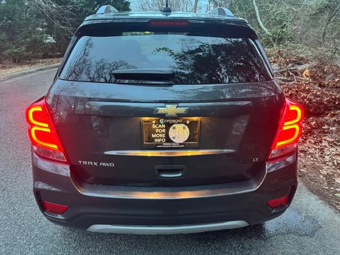 Used 2017 Chevrolet Trax LT w/ LT Convenience Package image 8