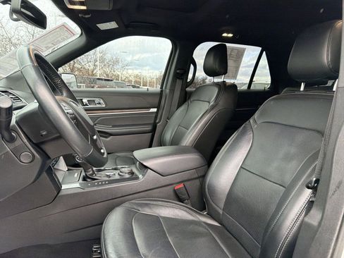 Used 2019 Ford Explorer Limited w/ Class III Trailer Tow Package image 17