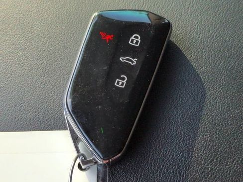 Used 2024 Volkswagen Atlas SE FWD image 28