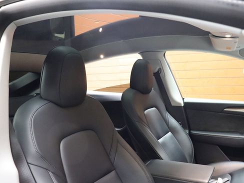 Used 2023 Tesla Model Y Long Range image 54