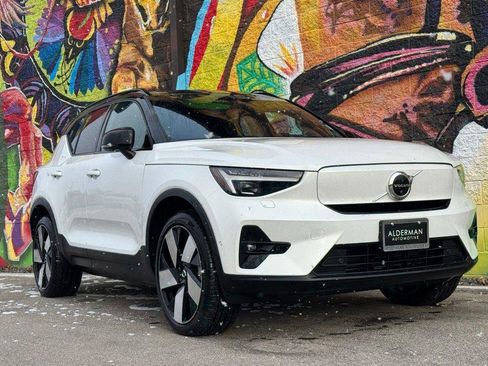 Used 2023 Volvo XC40 Recharge Ultimate image 20
