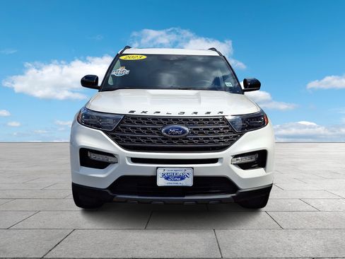 Certified 2023 Ford Explorer XLT w/ Equipment Group 202A AWD/4WD image 2