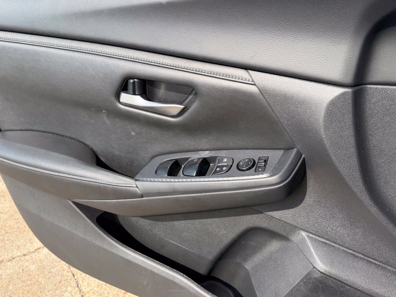 Certified 2025 Nissan Sentra SV FWD image 18