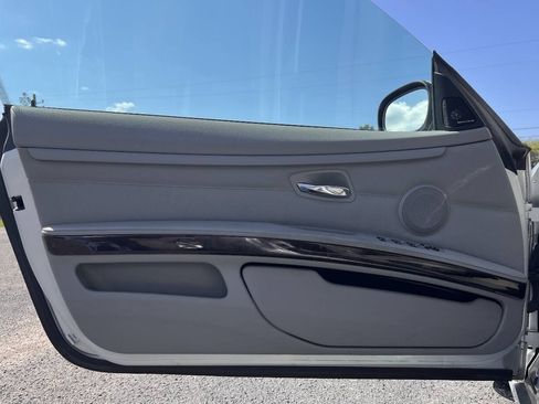 Used 2011 BMW 335i Convertible RWD image 15