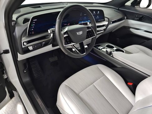 Certified 2024 Cadillac Lyriq Luxury w/ LPO, Floor Liner Package AWD/4WD image 20