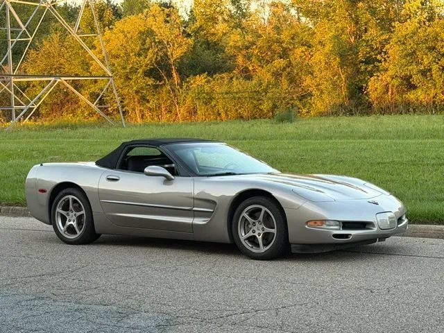 Used 2002 Chevrolet Corvette Convertible w/ Preferred Equipment Group2 RWD image 3