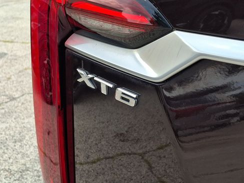 Used 2020 Cadillac XT6 Premium Luxury AWD/4WD image 17