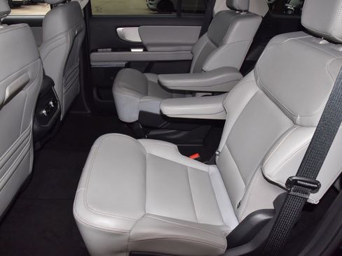 Certified 2025 Ford Expedition Active image 14