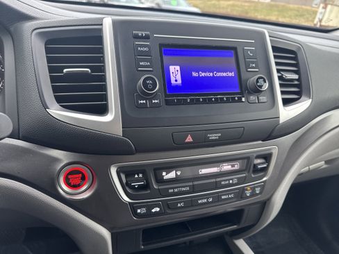 Used 2017 Honda Pilot LX image 19