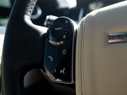 Used 2020 Land Rover Range Rover HSE image 54