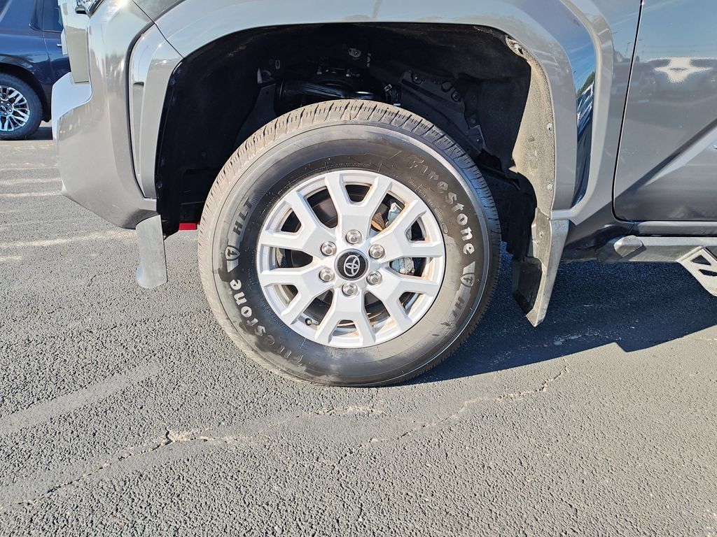 Used 2025 Toyota Tacoma SR5 AWD/4WD image 10