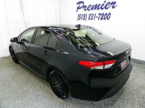 Used 2020 Toyota Corolla LE image 4