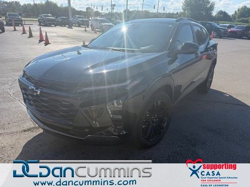 Used 2024 Chevrolet Trax ACTIV w/ Driver Confidence Package FWD image 1