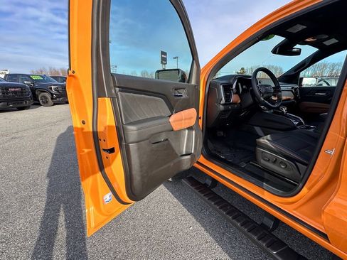 Certified 2025 GMC Canyon AT4 AWD/4WD image 20